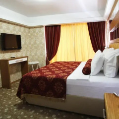 Grand Corner Boutique Hotel 4* Стандартный семейный номер с различными типами кроватей фото 2