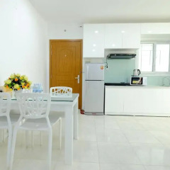 Апартаменты Sunrise Ocean View Apartment Семейные апартаменты