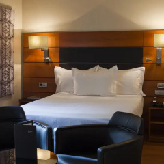 AC Hotel Carlton Madrid by Marriott 4* Стандартный номер с различными типами кроватей