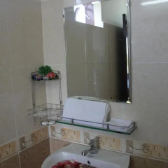 Отель Lakeside Homestay Стандартный номер с различными типами кроватей фото 4