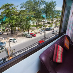 Отель Patong Beach Bed and Breakfast балкон фото 3