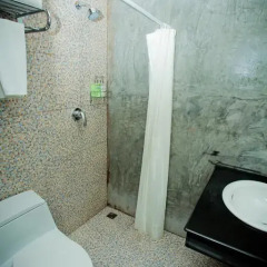 Отель Chaphone Guesthouse 2* Улучшенный номер с разными типами кроватей фото 12