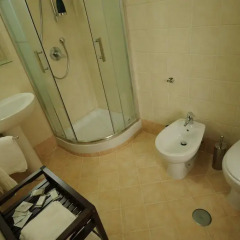 Отель B&B EuRooms ванная фото 2
