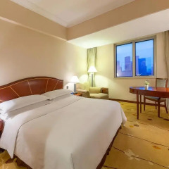 Sheraton Chengdu Lido Hotel 4* Улучшенный номер с различными типами кроватей