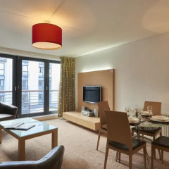 Апартаменты Fountain Court Apartments - EQ2 Апартаменты с различными типами кроватей фото 7