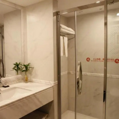 Отель Guangzhou Yuehai Hotel Китай, Гуанчжоу - отзывы, цены и фото номеров - забронировать отель Guangzhou Yuehai Hotel онлайн ванная