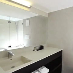 Helmhaus Swiss Quality Hotel 4* Улучшенный номер с двуспальной кроватью фото 9