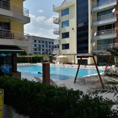 Отель Elizabeth Apartments Болгария, Поморие - отзывы, цены и фото номеров - забронировать отель Elizabeth Apartments онлайн бассейн