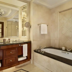 Отель The Ritz-Carlton, Guangzhou 5* Номер Премиум с разными типами кроватей