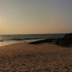 Отель Sunrise Beach Inn пляж