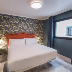 Отель Petit Palace Puerta de Triana 3* Небольшой двухместный номер с двуспальной кроватью фото 3