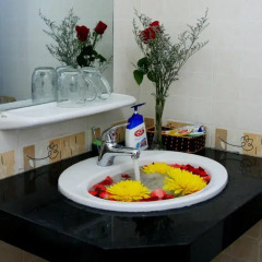 Отель Village Love Homestay 2* Улучшенный номер с различными типами кроватей