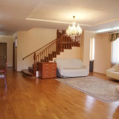 Estate 2 Hostel Алматы интерьер отеля