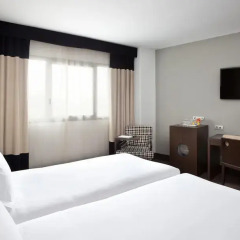 Отель NH Madrid Sur 3* Стандартный номер с различными типами кроватей фото 3