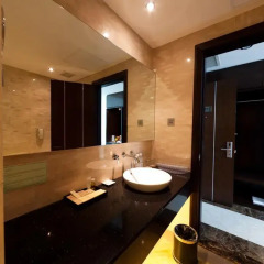 The Hanoi Club Hotel & Lake Palais Residences ванная фото 3
