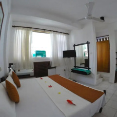 Royal Beach Hotel Хиккадува комната для гостей фото 2