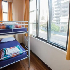 Отель Bunk Backpackers Стандартный номер с 2 отдельными кроватями (общая ванная комната) фото 2