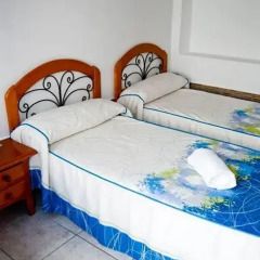 Отель Hostal Los Bateles Испания, Кониль-де-ла-Фронтера - отзывы, цены и фото номеров - забронировать отель Hostal Los Bateles онлайн детские мероприятия фото 2