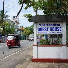 Отель The Tandem Guesthouse Шри-Ланка, Хиккадува - отзывы, цены и фото номеров - забронировать отель The Tandem Guesthouse онлайн парковка