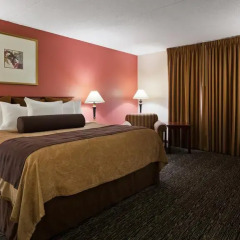 Отель Chicago Club Inn & Suites 3* Улучшенный номер с различными типами кроватей