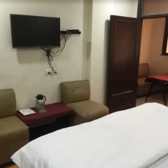 OYO 4883 Duke Hotel удобства в номере фото 2