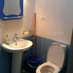 Отель Albanian Happines Guesthouse ванная фото 2