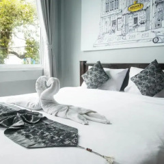 Beehive Phuket Old Town - Hostel Номер Делюкс разные типы кроватей фото 5