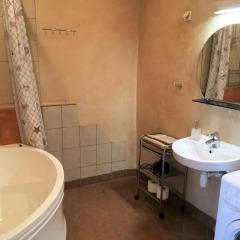 Отель Romeo Family Uus Apartments Эстония, Таллин - отзывы, цены и фото номеров - забронировать отель Romeo Family Uus Apartments онлайн ванная фото 2