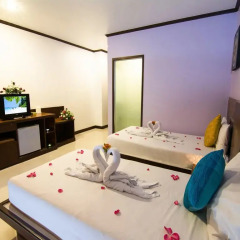 Saraya Boutique Hotel Patong 3* Улучшенный номер с двуспальной кроватью фото 4