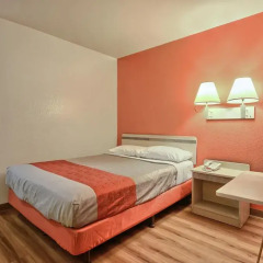 Отель Motel 6 Tulare комната для гостей фото 4