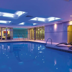 Wood Hall Hotel and Spa бассейн