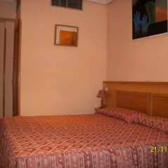 Отель Hostal Juan XXIII Стандартный номер с различными типами кроватей фото 3