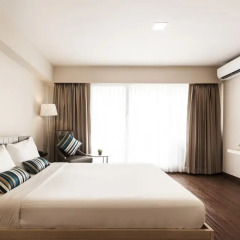 Samran Place Hotel 3* Улучшенный номер с различными типами кроватей фото 5