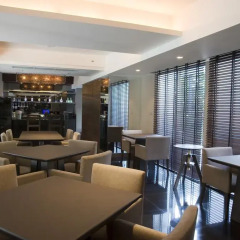 Апартаменты Lily Residence Executive Serviced Apartment гостиничный бар фото 2