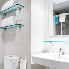 Отель Vertice Roomspace Madrid 3* Стандартный номер с различными типами кроватей фото 9