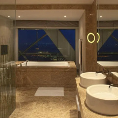 Отель Andaz Capital Gate Abu Dhabi – a concept by Hyatt 5* Представительский люкс с различными типами кроватей фото 3