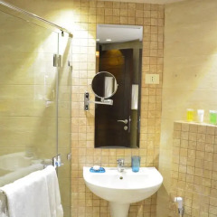 Nadine Boutique Hotel 3* Кровать в общем номере с двухъярусной кроватью фото 14