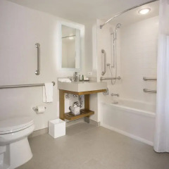 Отель New York Hilton Midtown 4* Номер Skyline с двуспальной кроватью фото 5