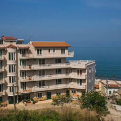 Hotel Nacional Vlore пляж
