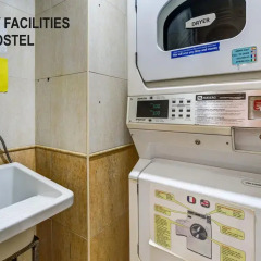 Hostel Sun & Moon сейф в номере