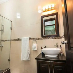 Отель The Highbridge Guest Lodge ванная