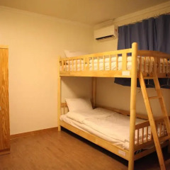 Отель Atti Guesthouse 2* Кровать в мужском общем номере с двухъярусной кроватью