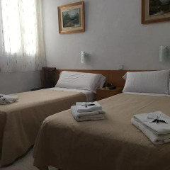 Отель Hostal Residencia Lido Стандартный номер с различными типами кроватей фото 2