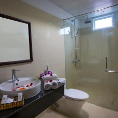 Отель Han Huyen Homestay 2* Улучшенный номер с различными типами кроватей фото 3