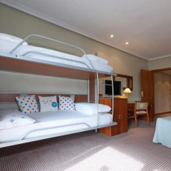 TRYP Madrid Alameda Aeropuerto Hotel 4* Стандартный семейный номер с двуспальной кроватью фото 4