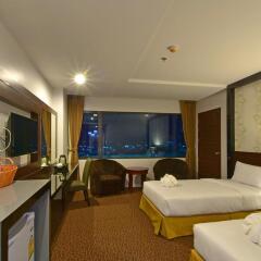 Siam Oriental Hotel 3* Улучшенный номер с 2 отдельными кроватями фото 3