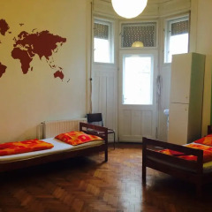 Boomerang Hostel and Apartments Стандартный номер с различными типами кроватей (общая ванная комната)