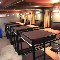 The Alley Hostel & Bistro Кровать в общем номере с двухъярусной кроватью