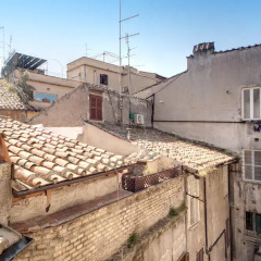 Отель Holiday-In Trastevere
