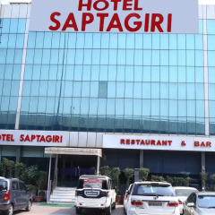 Hotel Saptagiri парковка